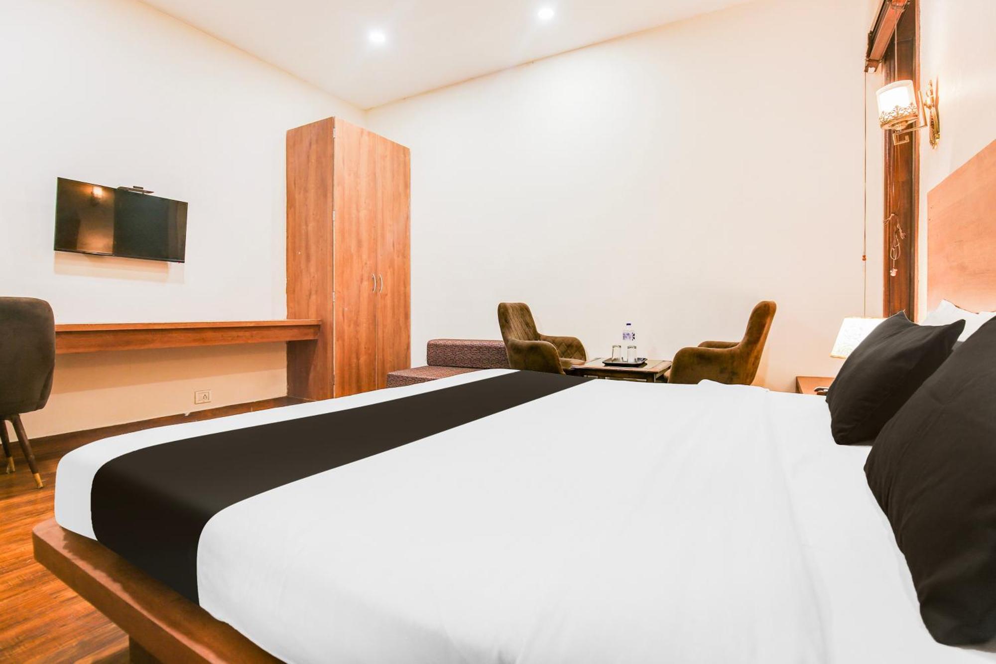 Super Townhouse Grand Fortune Amritsar Eksteriør bilde