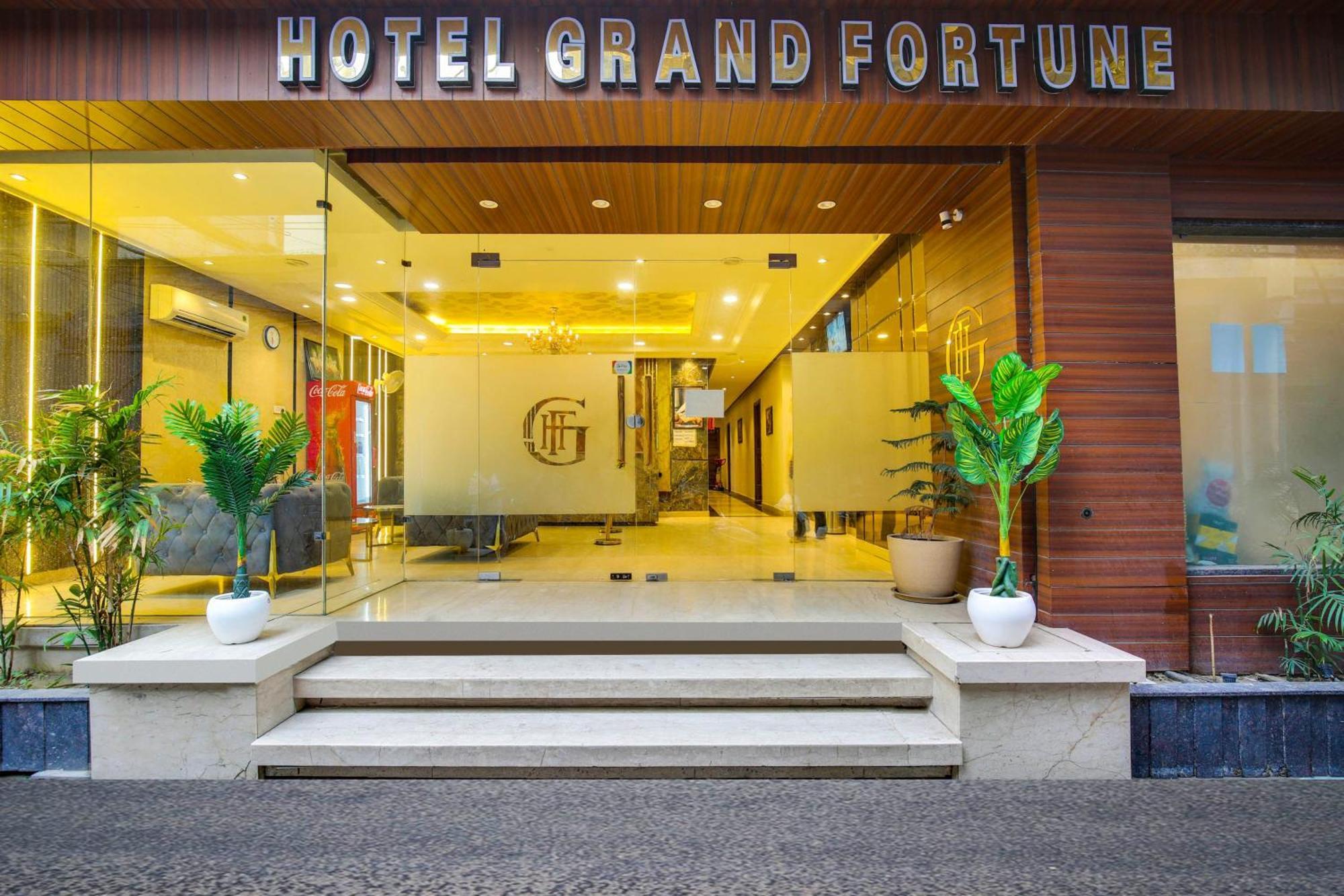 Super Townhouse Grand Fortune Amritsar Eksteriør bilde