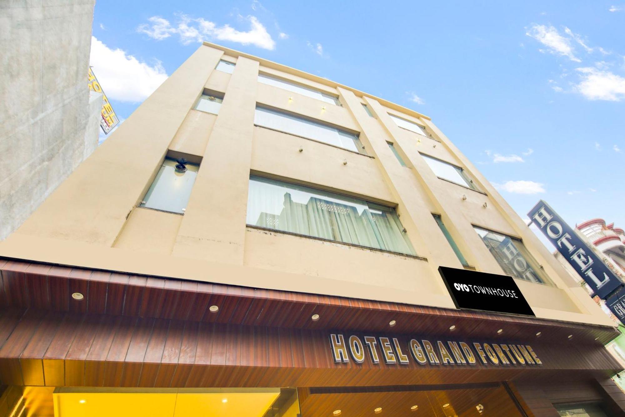 Super Townhouse Grand Fortune Amritsar Eksteriør bilde