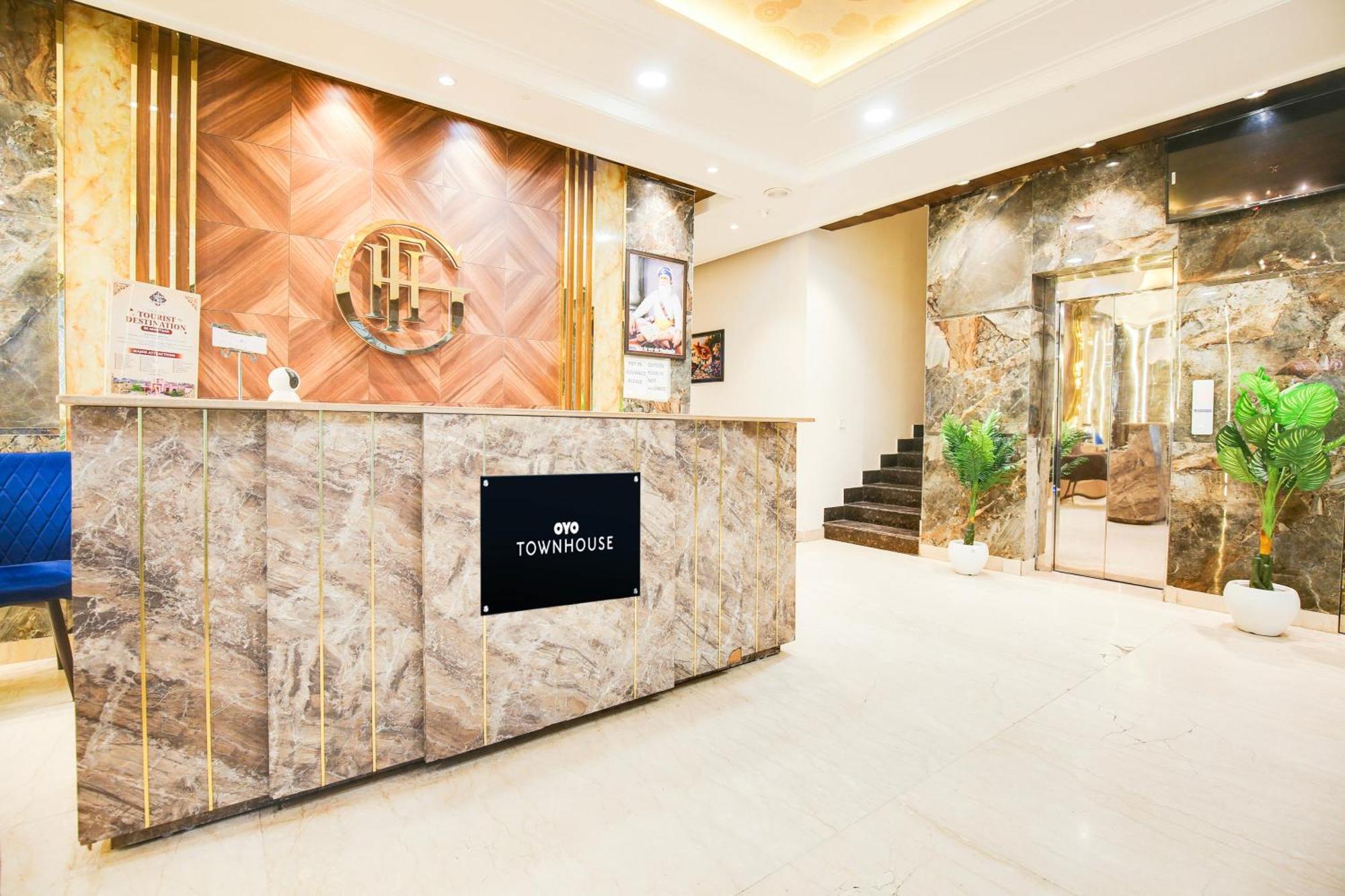 Super Townhouse Grand Fortune Amritsar Eksteriør bilde
